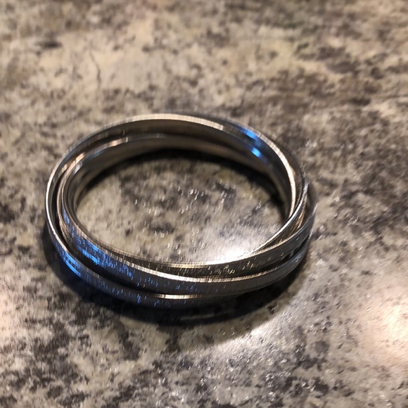 Stack of silver linked bracelets - Picture 4 of 4